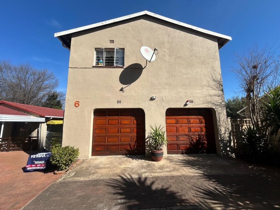 3 Bedroom Property for Sale in Brackendowns Gauteng