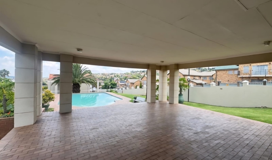 2 Bedroom Property for Sale in Oakdene Gauteng