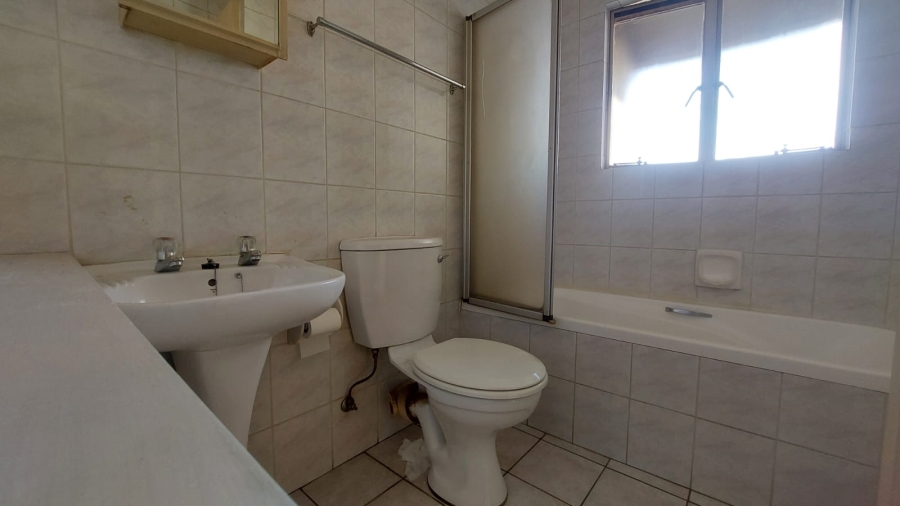 2 Bedroom Property for Sale in Oakdene Gauteng