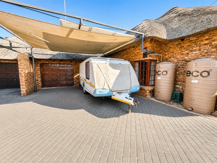 3 Bedroom Property for Sale in Garsfontein Gauteng