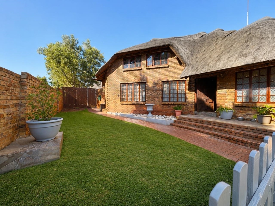 3 Bedroom Property for Sale in Garsfontein Gauteng