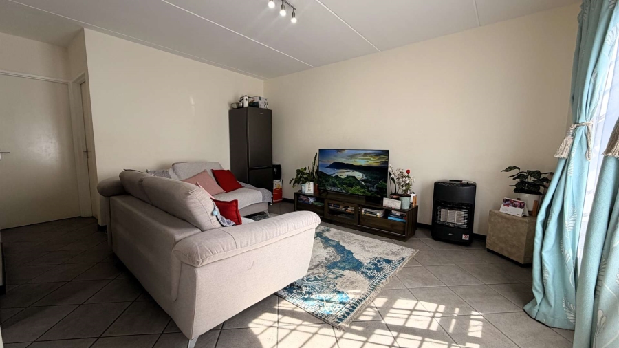 2 Bedroom Property for Sale in The Reeds Gauteng
