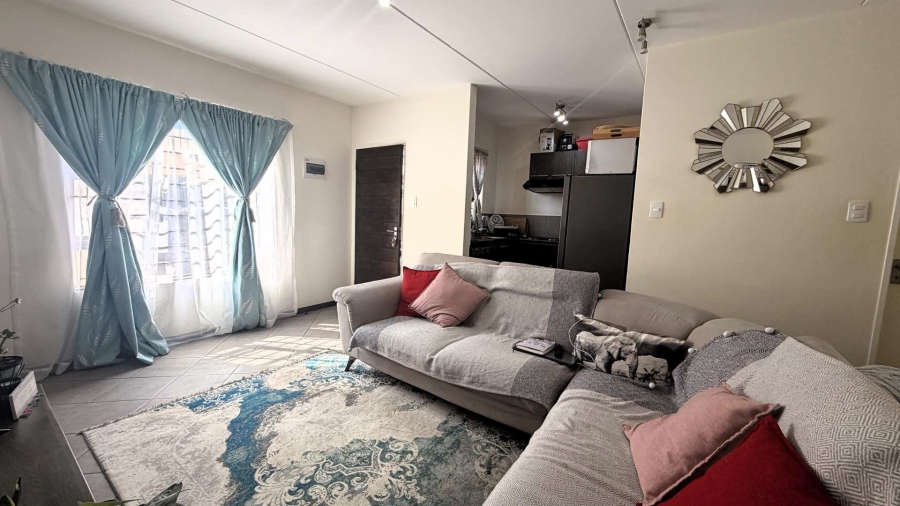 2 Bedroom Property for Sale in The Reeds Gauteng