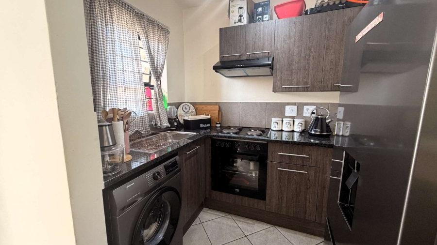 2 Bedroom Property for Sale in The Reeds Gauteng