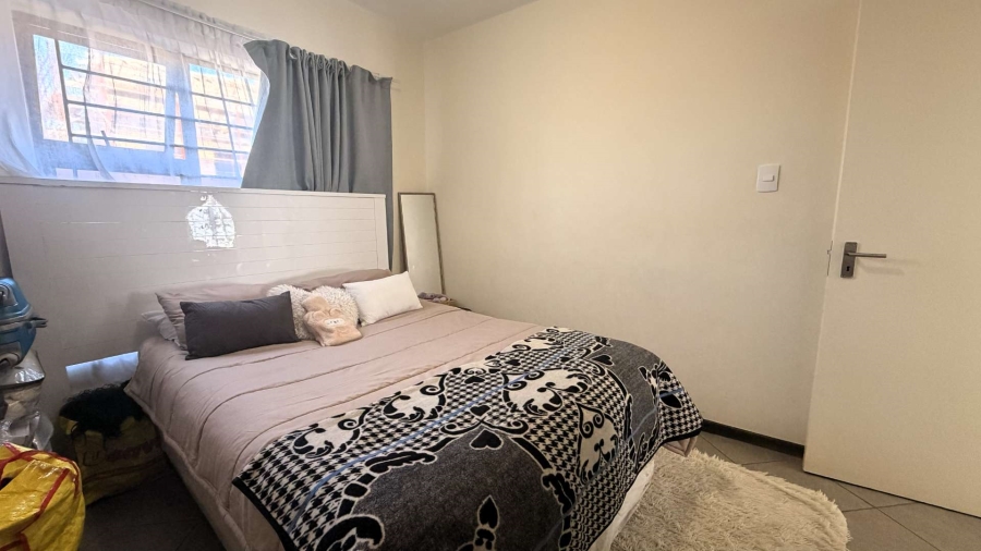 2 Bedroom Property for Sale in The Reeds Gauteng