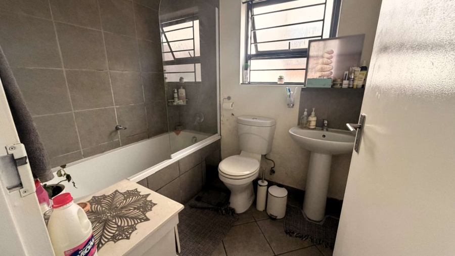 2 Bedroom Property for Sale in The Reeds Gauteng