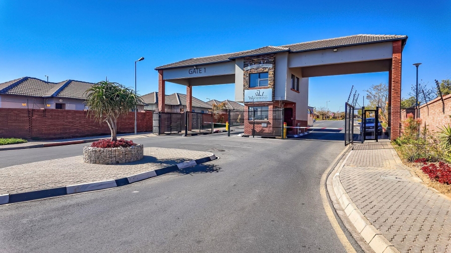 2 Bedroom Property for Sale in The Reeds Gauteng