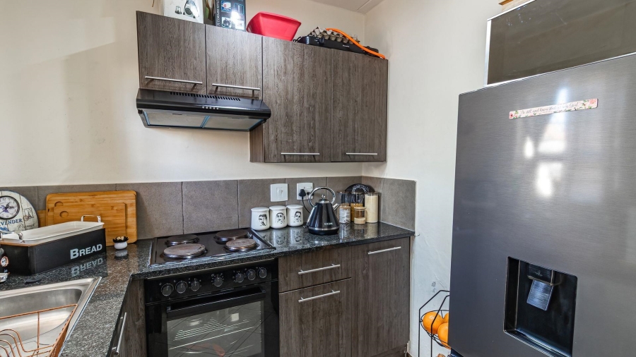 2 Bedroom Property for Sale in The Reeds Gauteng