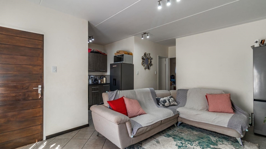 2 Bedroom Property for Sale in The Reeds Gauteng
