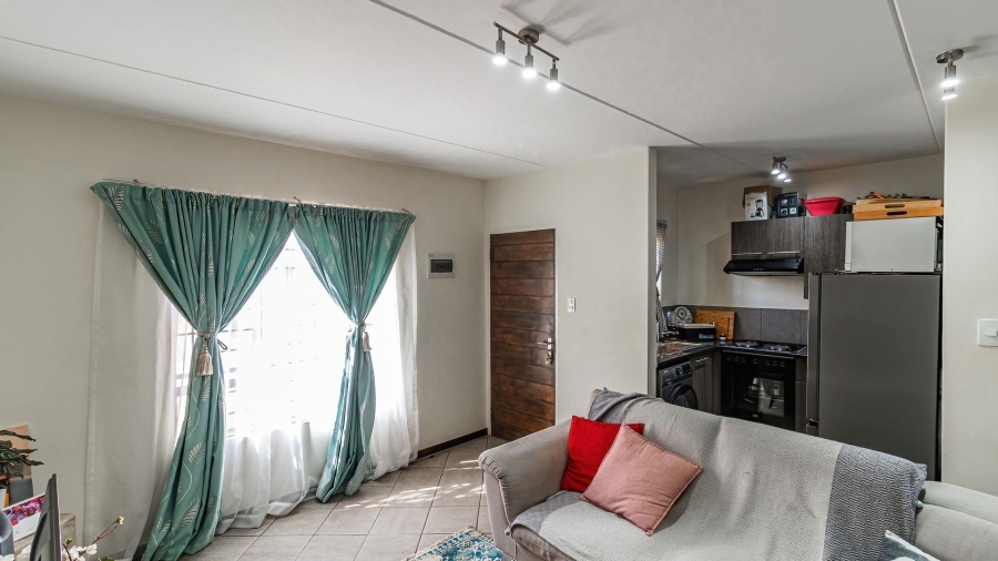 2 Bedroom Property for Sale in The Reeds Gauteng
