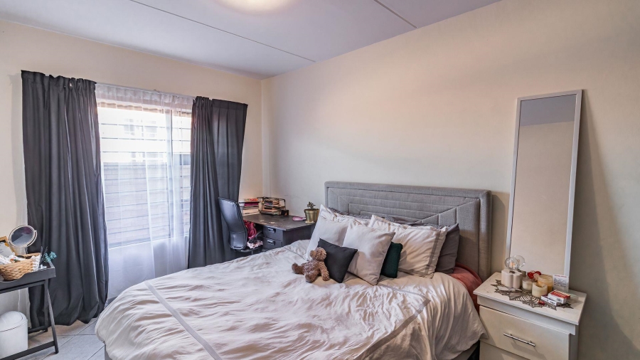 2 Bedroom Property for Sale in The Reeds Gauteng