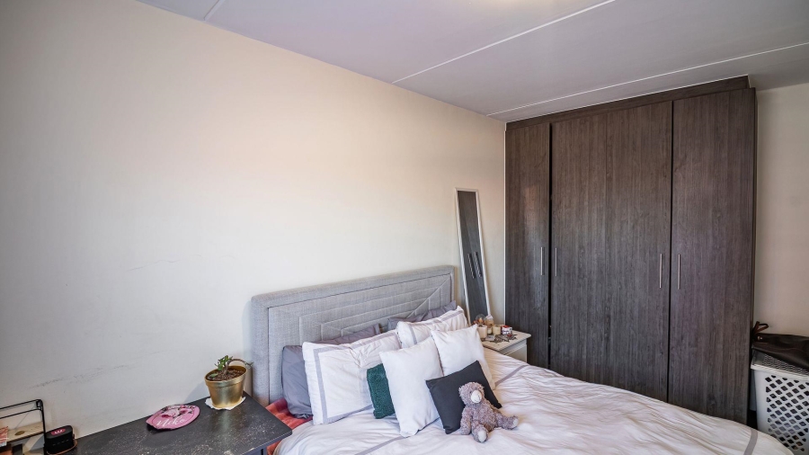 2 Bedroom Property for Sale in The Reeds Gauteng