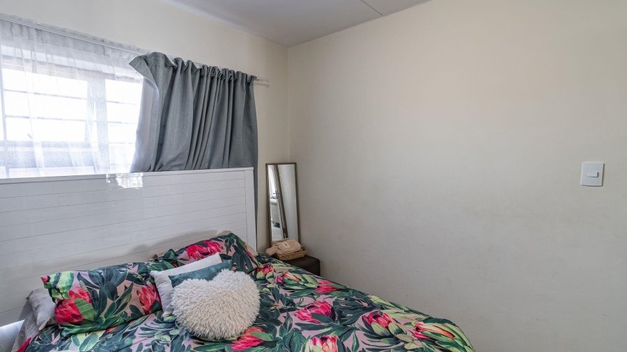 2 Bedroom Property for Sale in The Reeds Gauteng