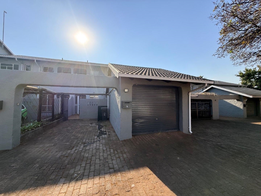 3 Bedroom Property for Sale in Florida North Gauteng