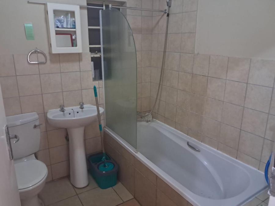 2 Bedroom Property for Sale in Grand Central Gauteng