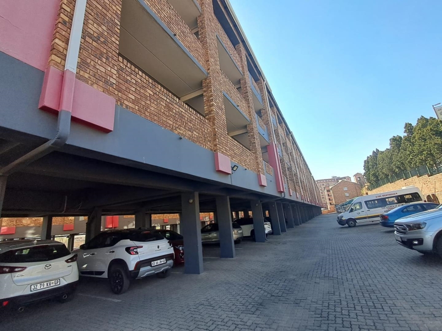 2 Bedroom Property for Sale in Grand Central Gauteng