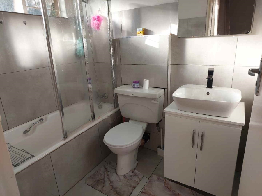 To Let 3 Bedroom Property for Rent in Bramley Gauteng