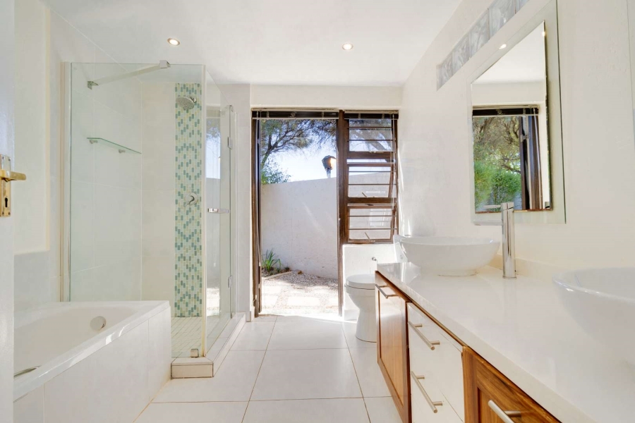 3 Bedroom Property for Sale in Fourways Gardens Gauteng