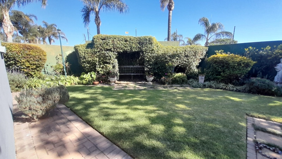 3 Bedroom Property for Sale in Glen Marais Gauteng