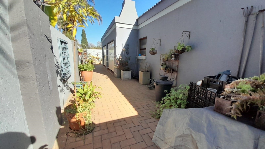 3 Bedroom Property for Sale in Glen Marais Gauteng