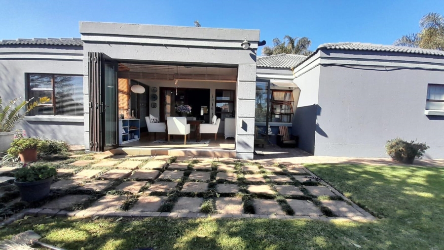 3 Bedroom Property for Sale in Glen Marais Gauteng