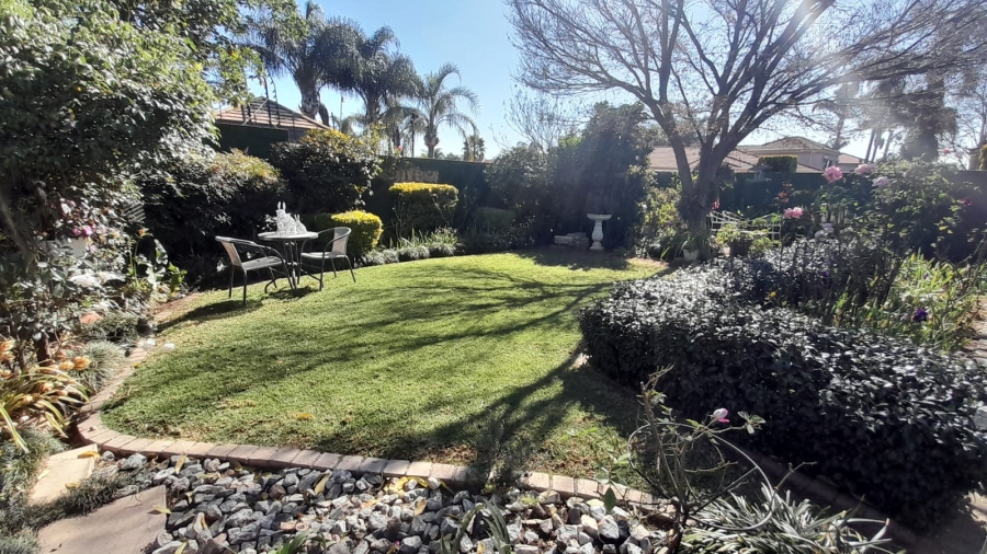 3 Bedroom Property for Sale in Glen Marais Gauteng