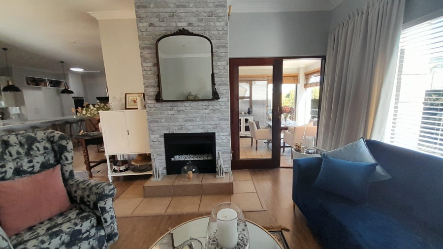 3 Bedroom Property for Sale in Glen Marais Gauteng