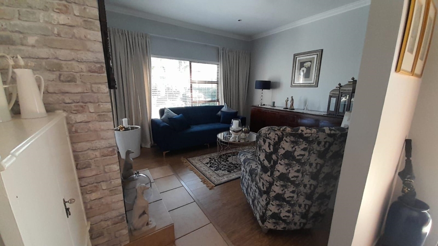 3 Bedroom Property for Sale in Glen Marais Gauteng
