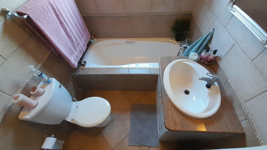 3 Bedroom Property for Sale in Glen Marais Gauteng