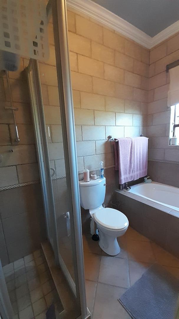 3 Bedroom Property for Sale in Glen Marais Gauteng