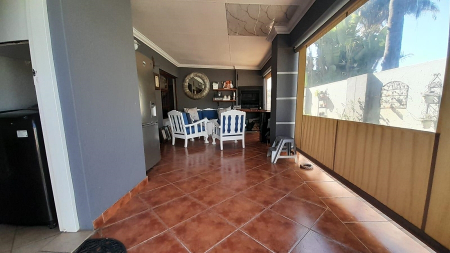 3 Bedroom Property for Sale in Glen Marais Gauteng