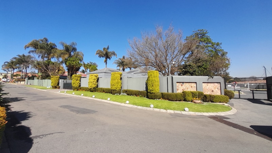 3 Bedroom Property for Sale in Glen Marais Gauteng