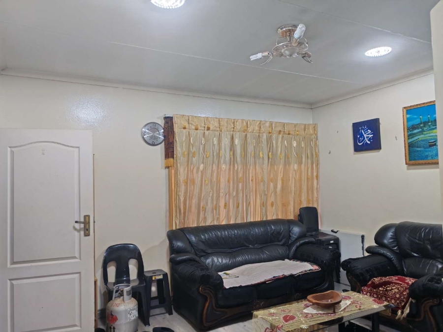 4 Bedroom Property for Sale in Lenasia Ext 3 Gauteng