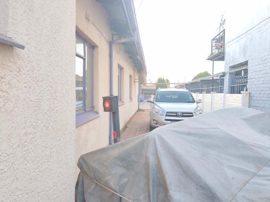 4 Bedroom Property for Sale in Lenasia Ext 3 Gauteng