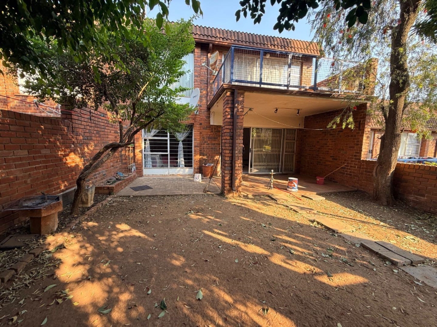 2 Bedroom Property for Sale in Windsor Gauteng