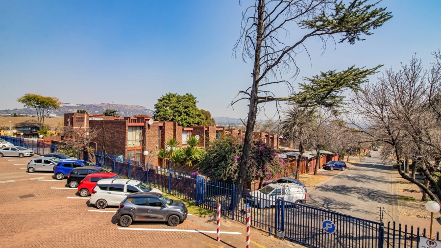 2 Bedroom Property for Sale in Windsor Gauteng