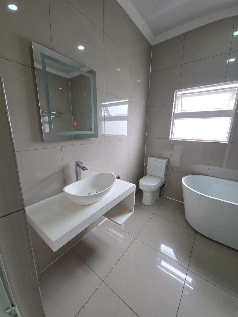To Let 2 Bedroom Property for Rent in Morningside Manor Gauteng