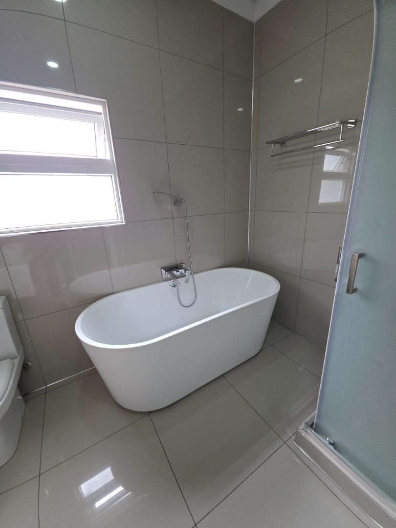 To Let 2 Bedroom Property for Rent in Morningside Manor Gauteng