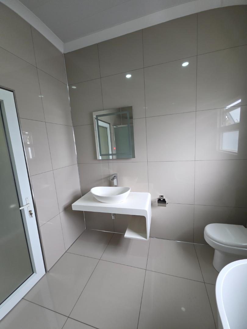 To Let 2 Bedroom Property for Rent in Morningside Manor Gauteng