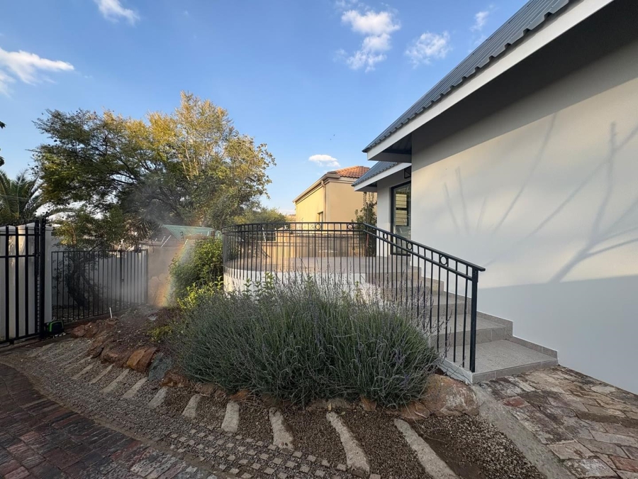 3 Bedroom Property for Sale in Mondeor Gauteng