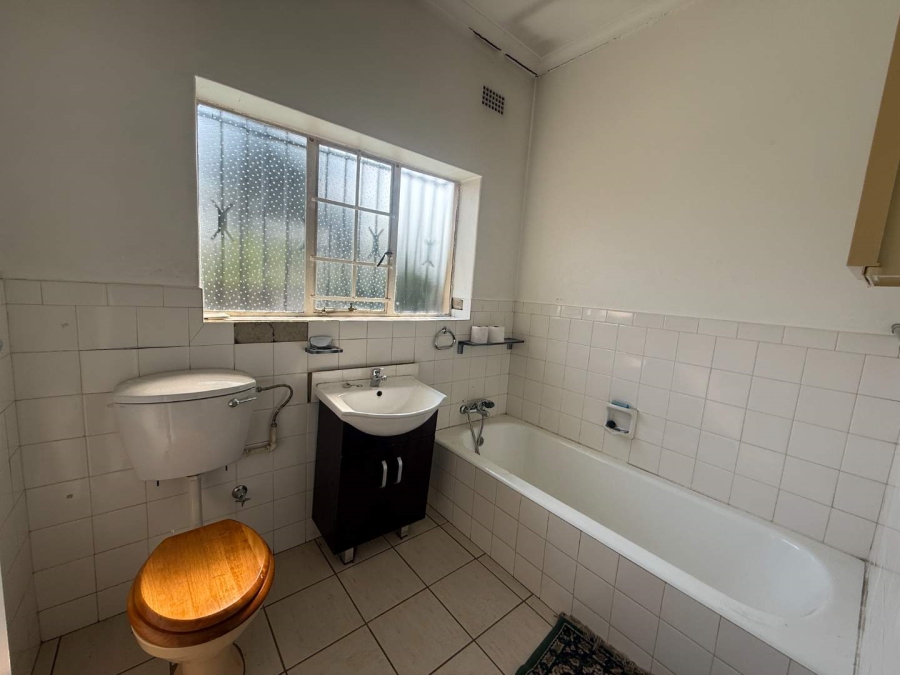 To Let 3 Bedroom Property for Rent in Florida Gauteng