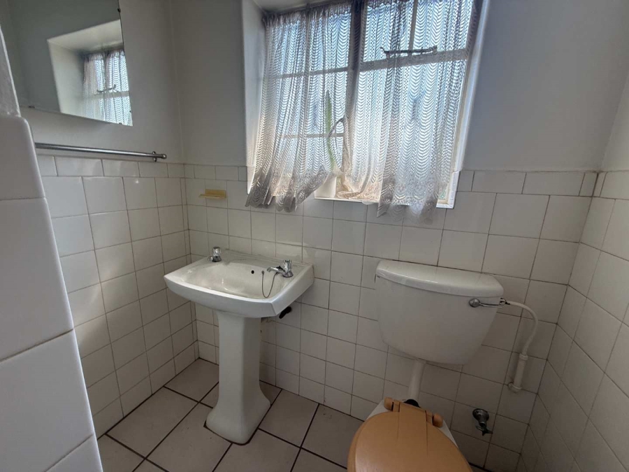 To Let 3 Bedroom Property for Rent in Florida Gauteng