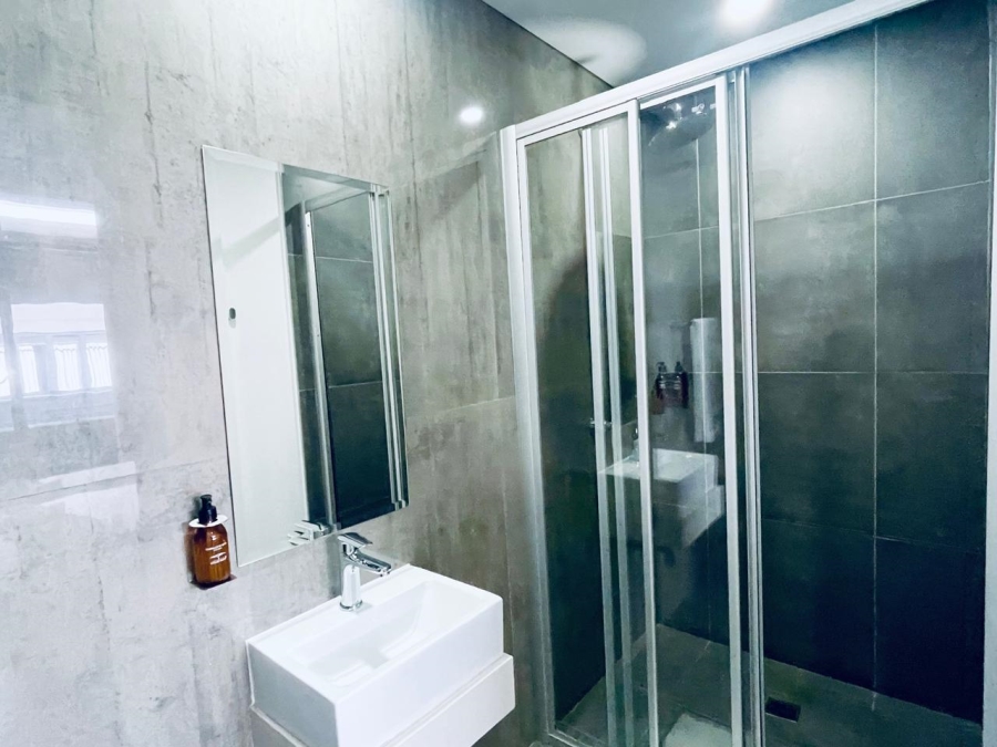 To Let 1 Bedroom Property for Rent in Illovo Gauteng