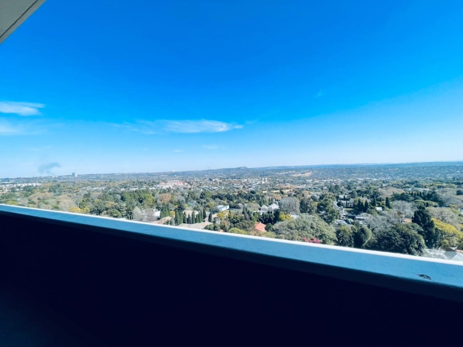 To Let 1 Bedroom Property for Rent in Illovo Gauteng