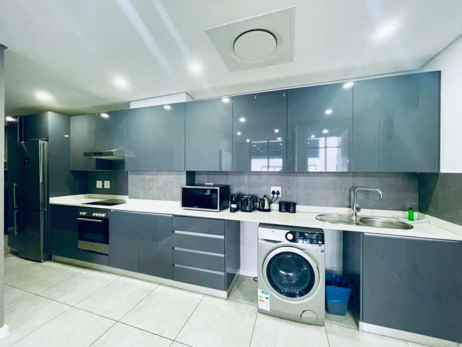 To Let 1 Bedroom Property for Rent in Illovo Gauteng
