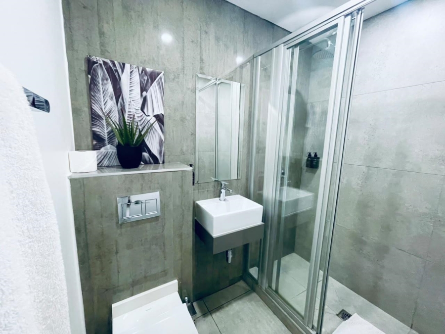 To Let 1 Bedroom Property for Rent in Illovo Gauteng