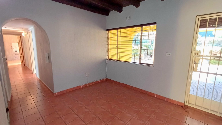 To Let 4 Bedroom Property for Rent in Weltevreden Park Gauteng