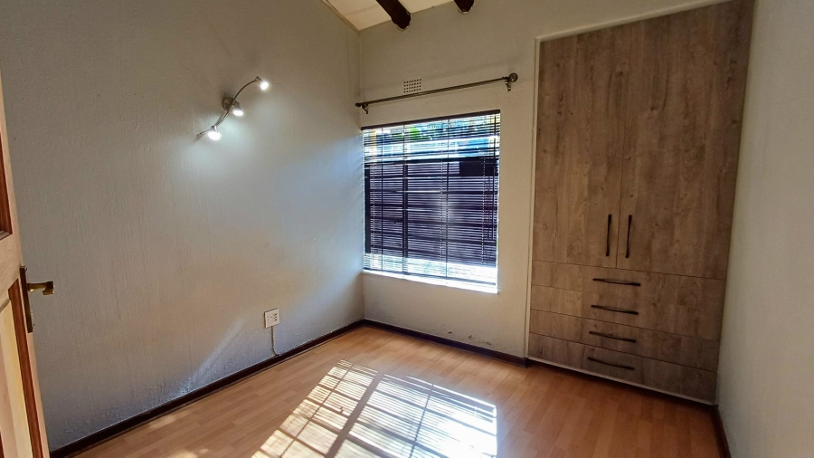 To Let 4 Bedroom Property for Rent in Weltevreden Park Gauteng