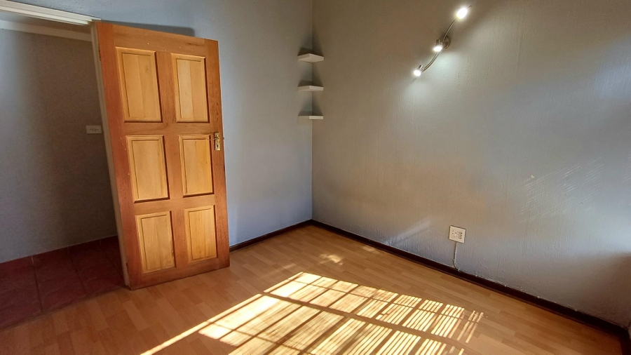 To Let 4 Bedroom Property for Rent in Weltevreden Park Gauteng