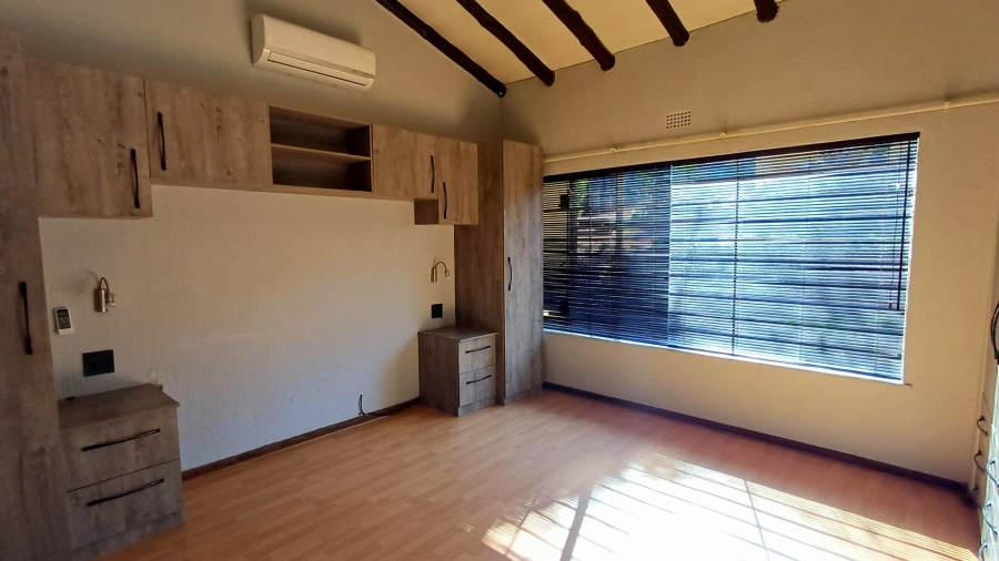 To Let 4 Bedroom Property for Rent in Weltevreden Park Gauteng